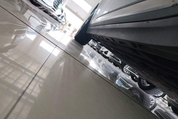 Used AION Y 2022 Plus 70 Tech Edition Right Side Sill