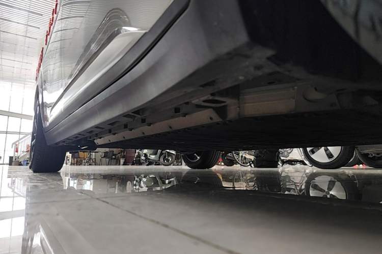 Used AION Y 2022 Plus 70 Smart Edition Right Side Sill