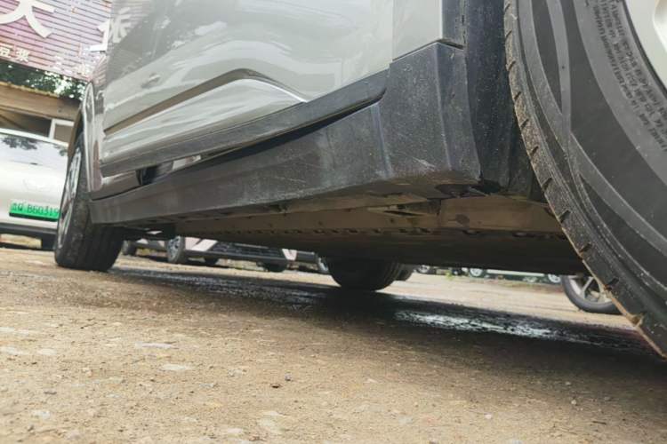 Used AION Y 2022 Plus 70 Enjoy Edition Right Side Sill
