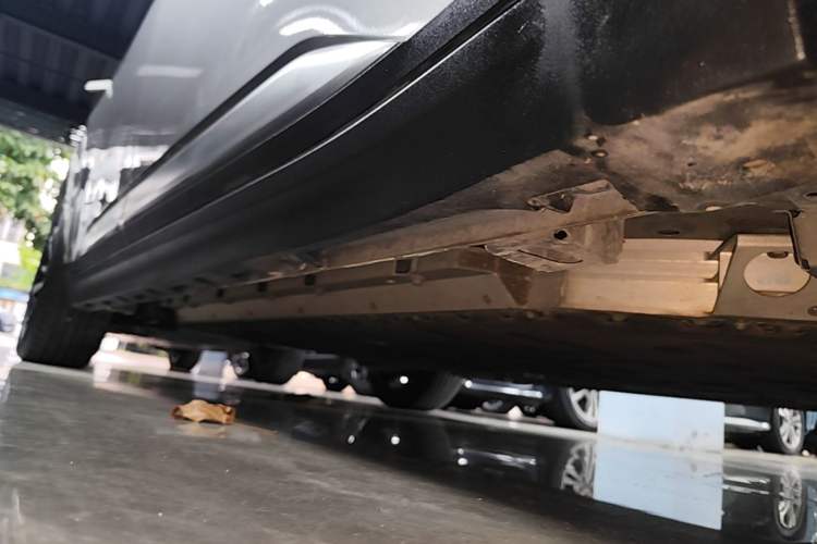 Used AION Y 2022 Plus 70 Smart Edition Right Side Sill