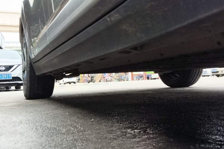 Used AION Y 2022 Plus 70 Enjoy Edition Right Side Sill