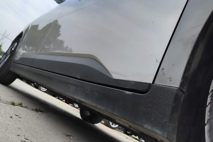 Used AION Y 2022 70 Intelligent Edition Lithium Iron Phosphate Right Side Sill