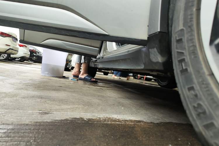 Used AION Y 2022 Plus 70 Smart Edition Right Side Sill