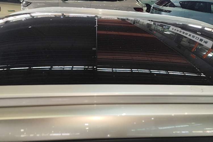 Used AION Y 2022 70 Intelligent Edition Lithium Iron Phosphate Roof