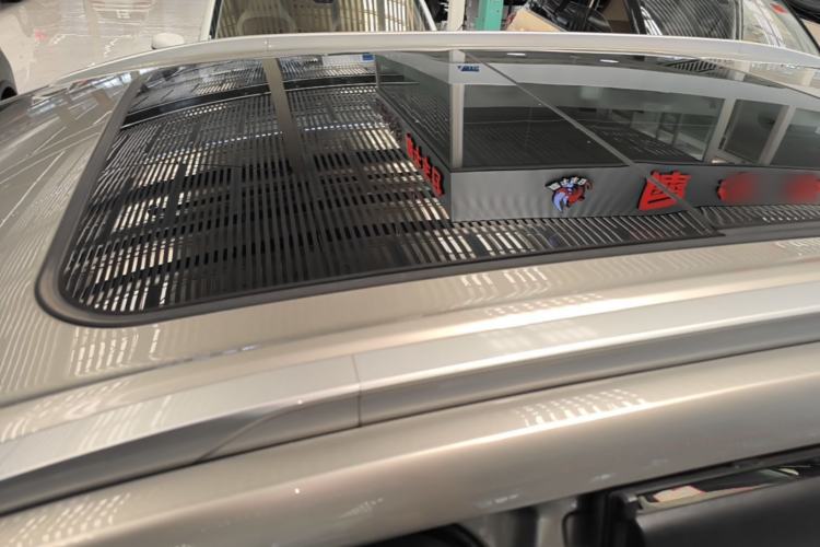 Used AION Y 2022 Plus 80 Smart Edition Roof