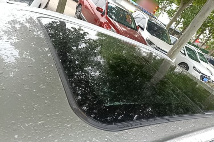 Used AION Y 2022 Plus 70 Smart Edition Roof