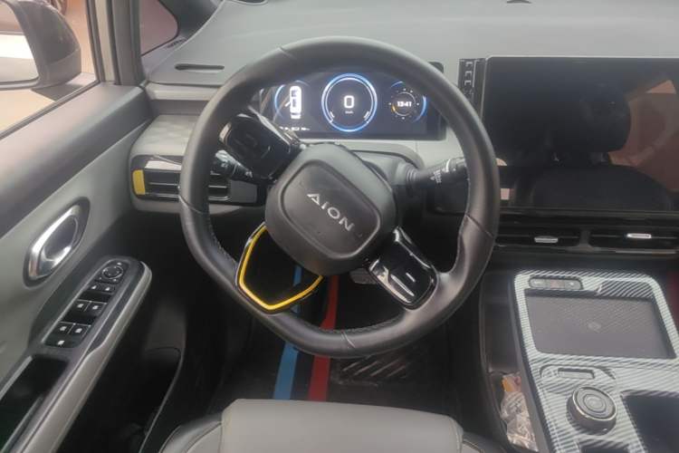 Used AION Y 2022 70 Intelligent Edition Lithium Iron Phosphate Steering Wheel