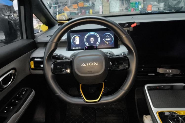 Used AION Y 2022 70 Tech Edition Lithium Iron Phosphate Steering Wheel