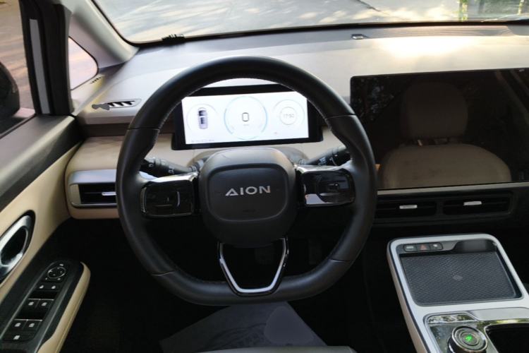 Used AION Y 2022 70 Intelligent Edition Lithium Iron Phosphate Steering Wheel
