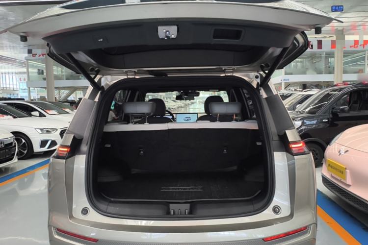 Used AION Y 2022 Plus 80 Smart Edition Trunk