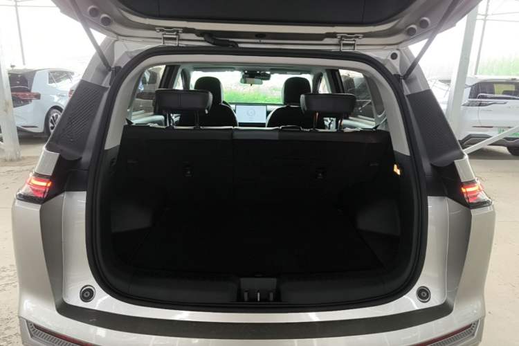 Used AION Y 2022 Plus 70 Smart Edition Trunk