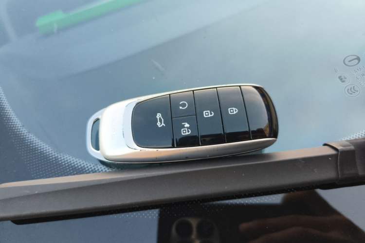 Used AION Y 2022 70 Tech Edition Lithium Iron Phosphate Vehicle Key