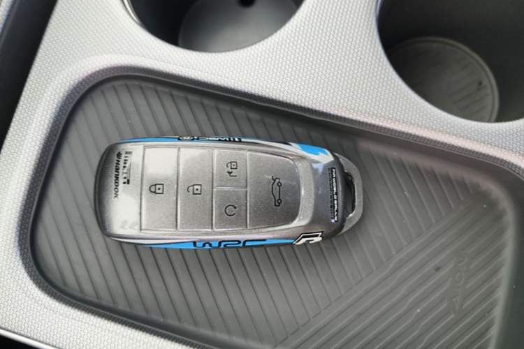 Used AION Y 2022 Plus 70 Executive Edition Vehicle Key
