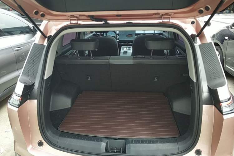 Used AION Y 2022 Plus 70 Smart Edition Trunk