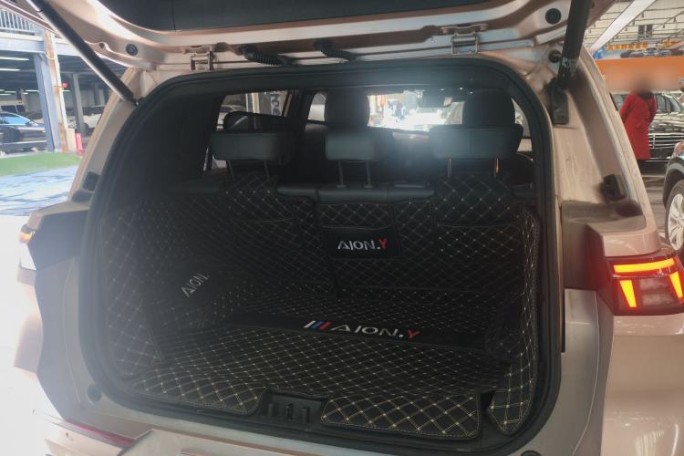 Used AION Y 2022 70 Tech Edition Lithium Iron Phosphate Trunk