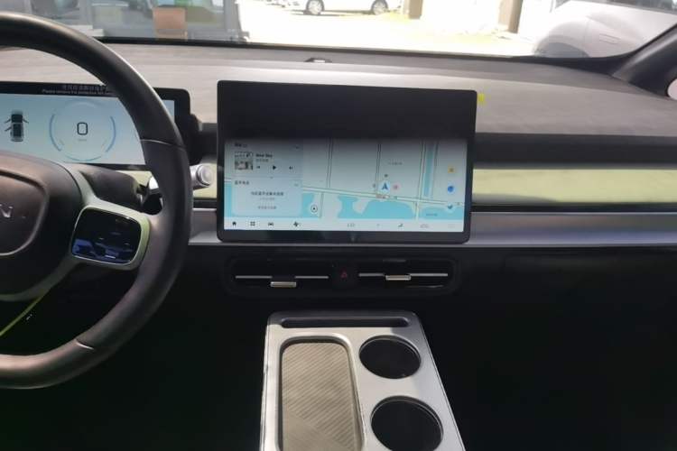 Used AION Y 2022 Plus 70 Smart Edition Audio And AC Panel
