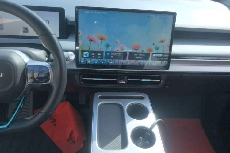 Used AION Y 2022 Plus 70 Smart Edition Audio And AC Panel