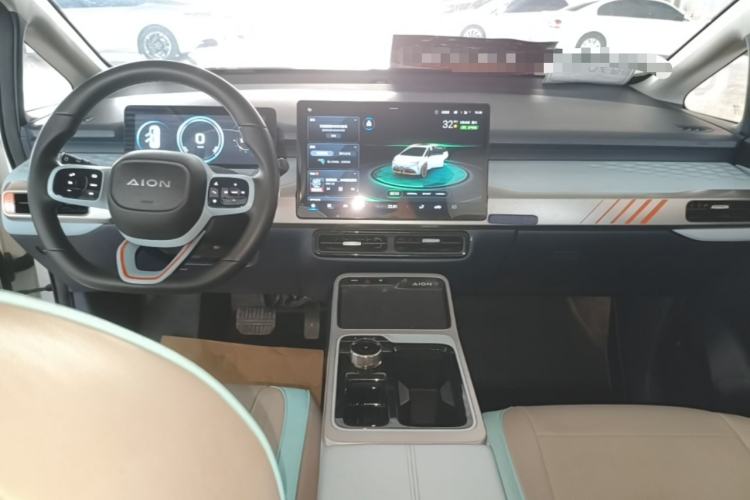 Used AION Y 2022 70 Intelligent Edition Lithium Iron Phosphate Center Console