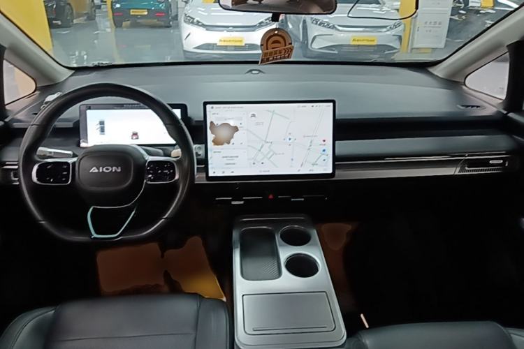 Used AION Y 2022 Plus 70 Smart Edition Center Console