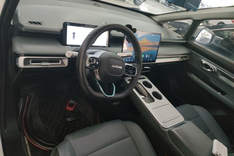 Used AION Y 2022 Plus 70 Smart Edition Center Console