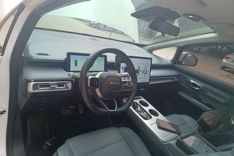 Used AION Y 2022 Plus 70 Smart Edition Center Console