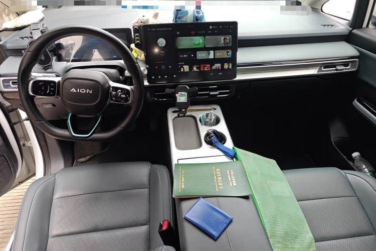 Used AION Y 2022 Plus 70 Smart Edition Center Console