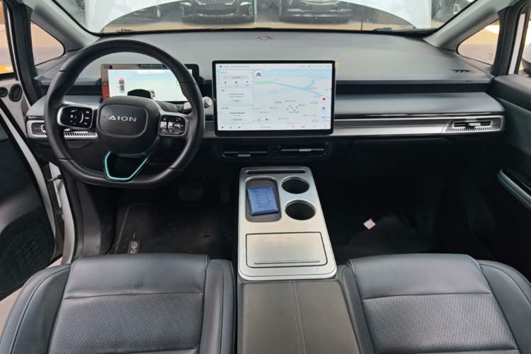 Used AION Y 2022 Plus 70 Tech Edition Center Console