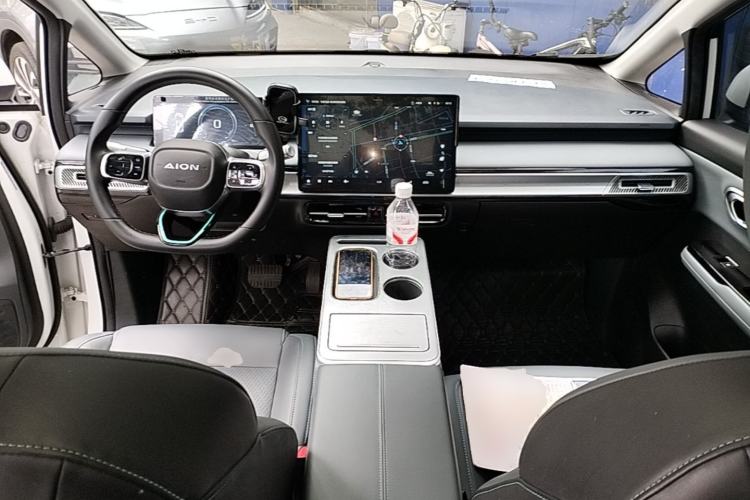 Used AION Y 2022 Plus 70 Smart Edition Center Console