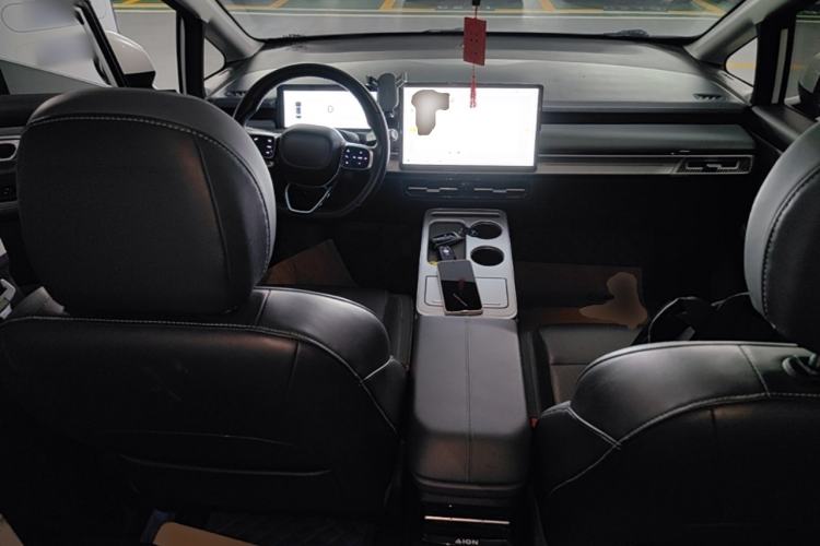 Used AION Y 2022 Plus 70 Smart Edition Center Console
