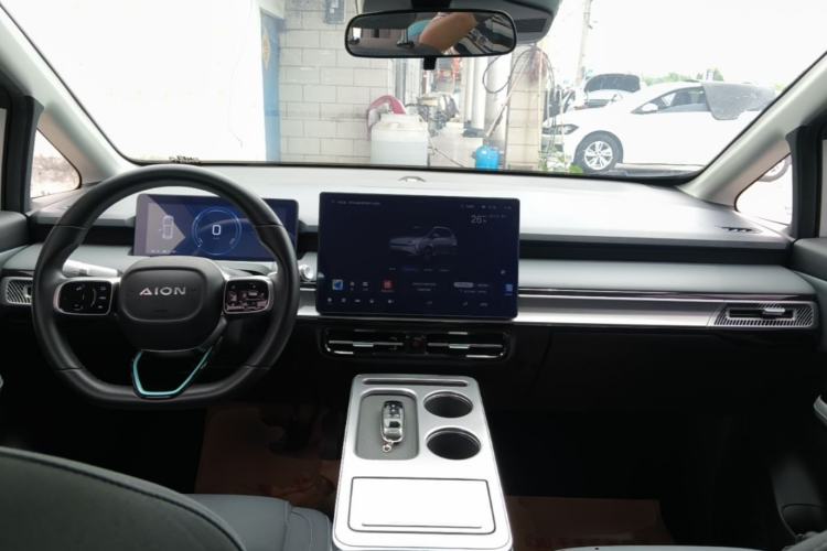 Used AION Y 2022 Plus 70 Enjoy Edition Center Console