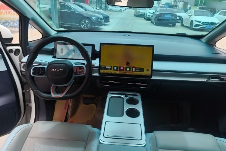 Used AION Y 2022 Plus 70 Smart Edition Center Console