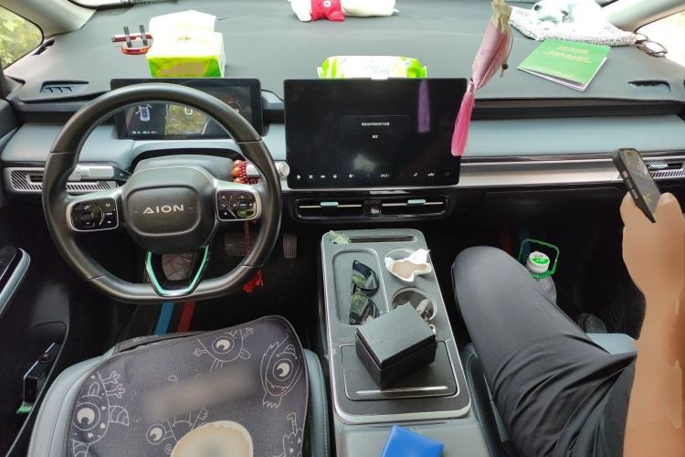 Used AION Y 2022 Plus 70 Smart Edition Center Console
