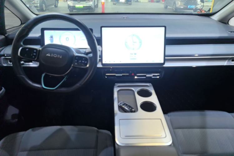 Used AION Y 2022 Plus 70 Smart Edition Center Console