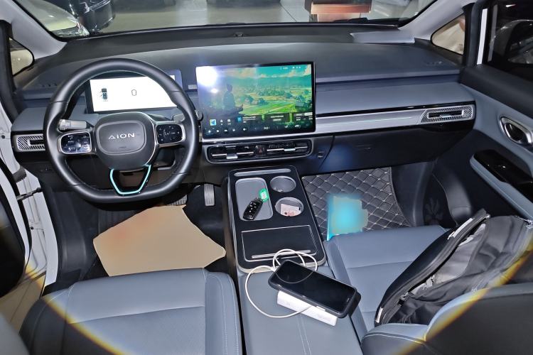 Used AION Y 2022 Plus 70 Smart Edition Center Console