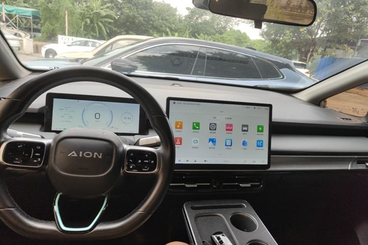 Used AION Y 2022 Plus 70 Enjoy Edition Center Console