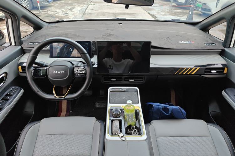 Used AION Y 2022 70 Intelligent Edition Lithium Iron Phosphate Center Console