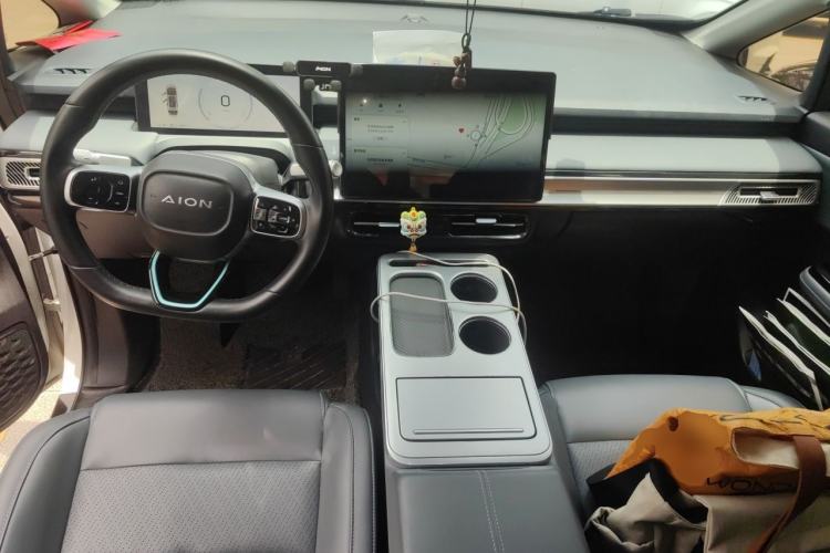 Used AION Y 2022 Plus 70 Smart Edition Center Console