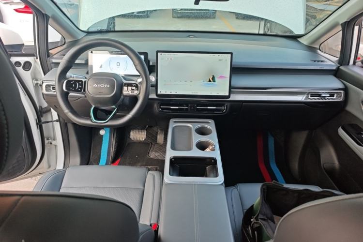 Used AION Y 2022 Plus 70 Smart Edition Center Console