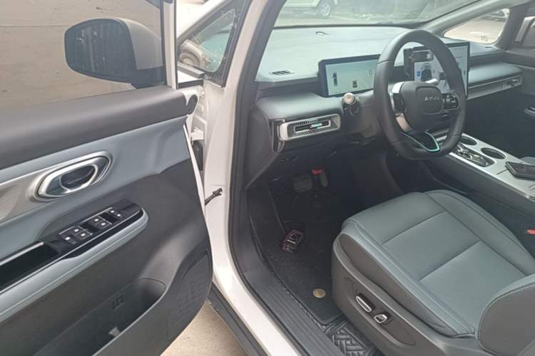 Used AION Y 2022 Plus 70 Smart Edition Driver Seat