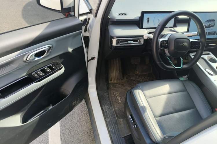 Used AION Y 2022 Plus 70 Smart Edition Driver Seat