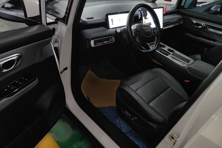 Used AION Y 2022 Plus 70 Smart Edition Driver Seat