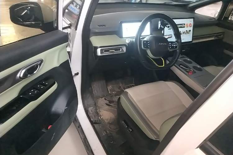 Used AION Y 2022 Plus 70 Smart Edition Driver Seat