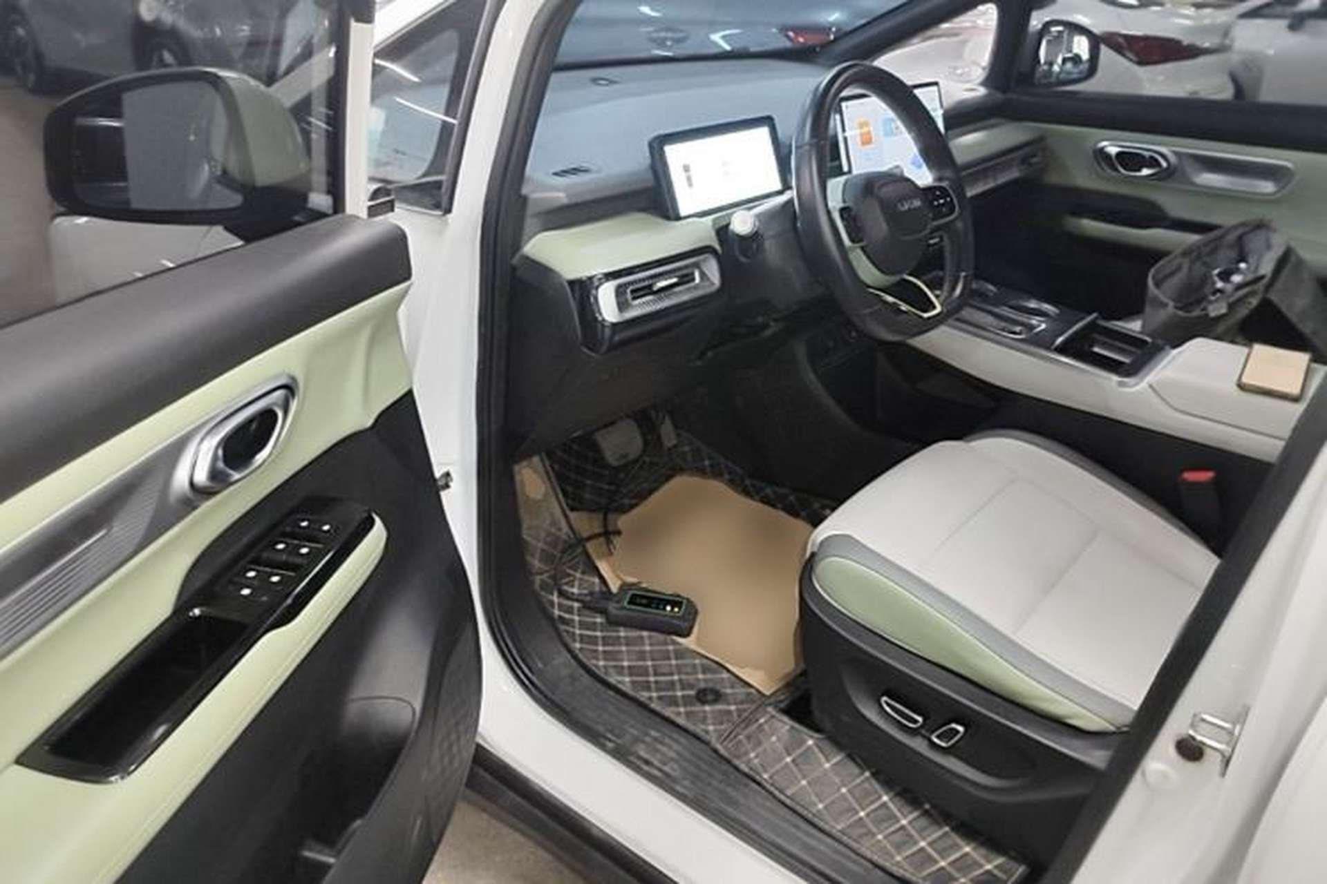 Used AION Y 2022 Plus 70 Smart Edition Driver Seat