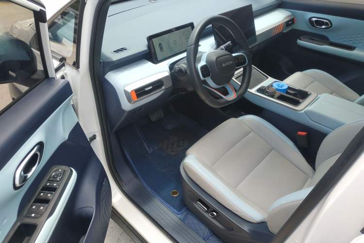 Used AION Y 2022 70 Intelligent Edition Lithium Iron Phosphate Driver Seat