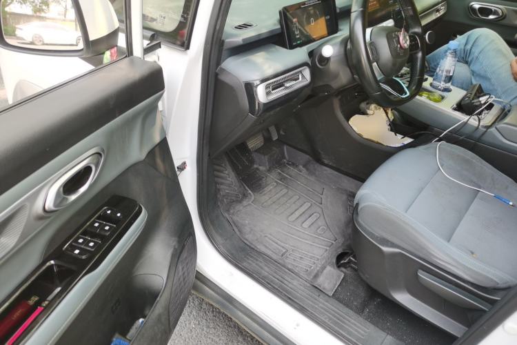 Used AION Y 2022 Plus 70 Enjoy Edition Driver Seat