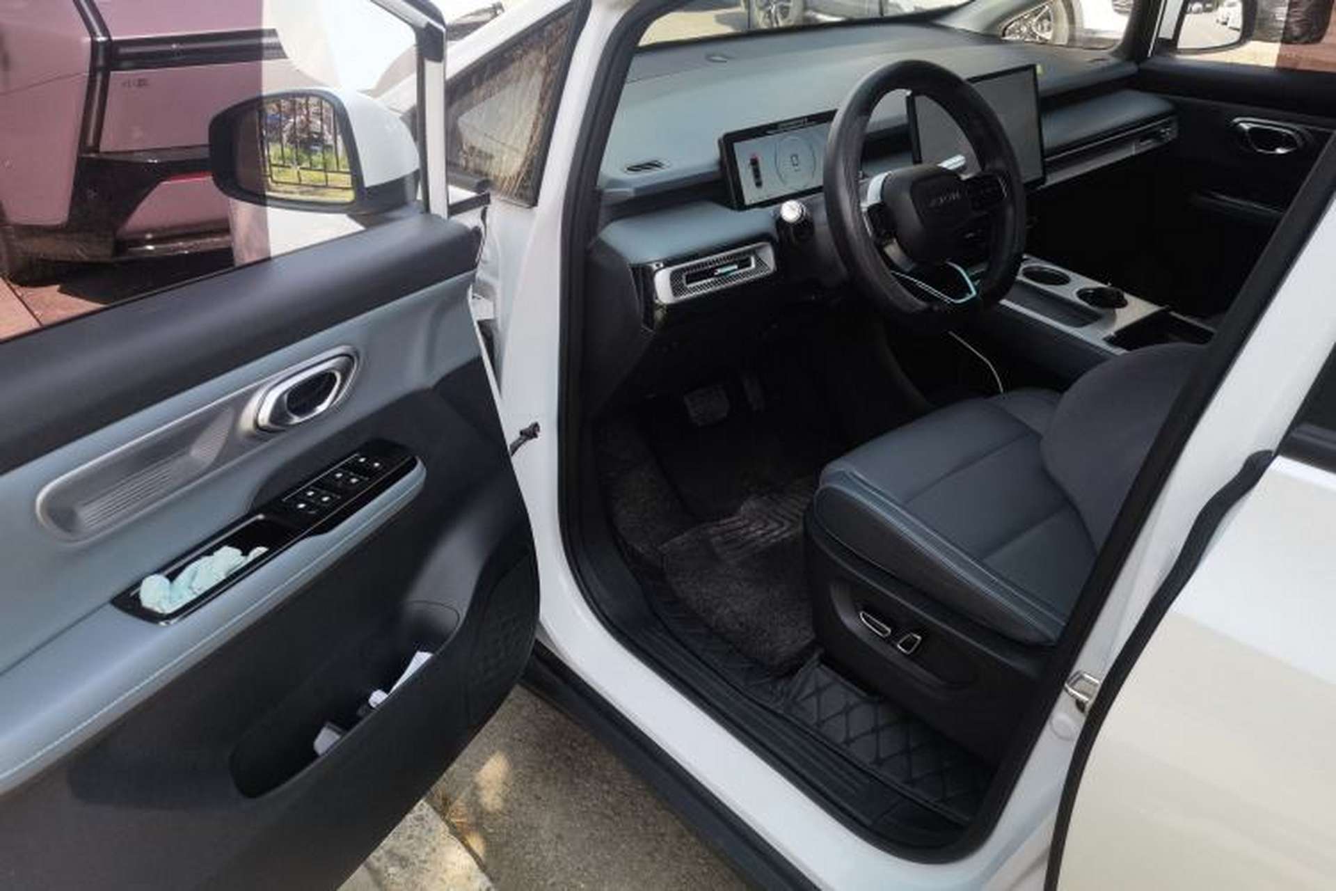 Used AION Y 2022 Plus 70 Smart Edition Driver Seat
