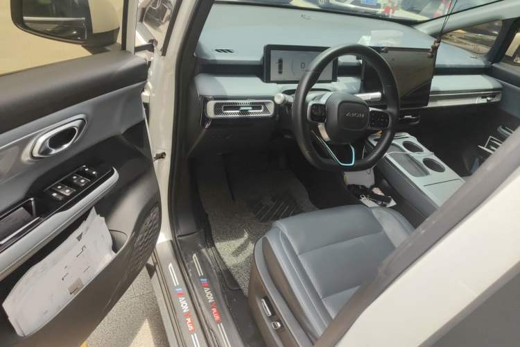 Used AION Y 2022 Plus 70 Smart Edition Driver Seat