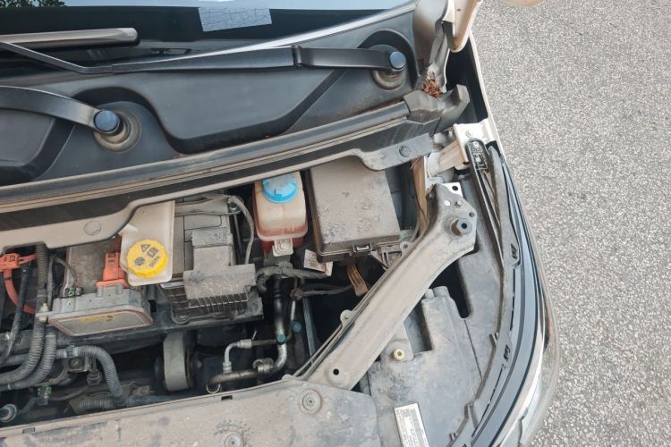 Used AION Y 2022 Plus 70 Smart Edition Engine Bay Left