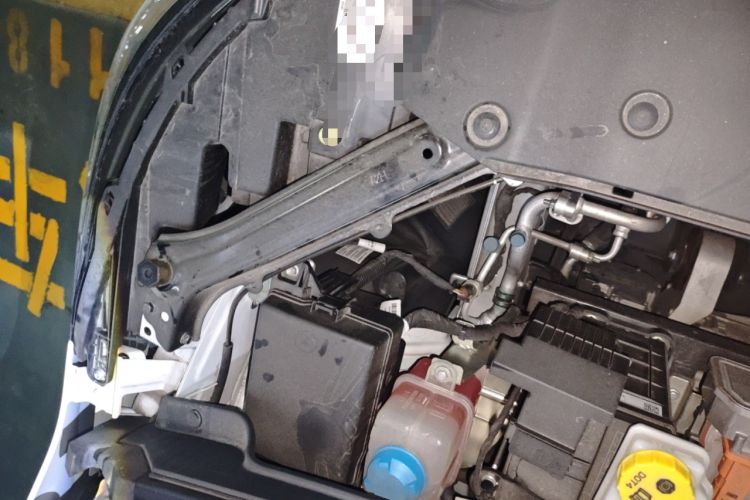 Used AION Y 2022 Plus 70 Smart Edition Engine Bay Left