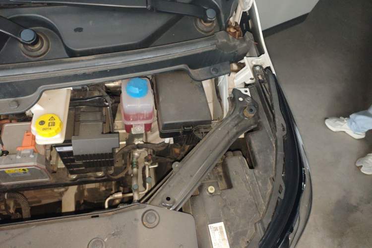 Used AION Y 2022 Plus 70 Smart Edition Engine Bay Left